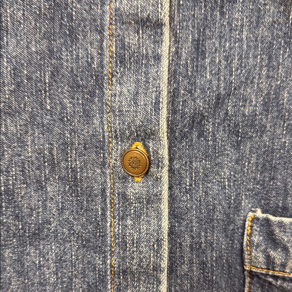 LAURA ASHLEY vintage Denim Blue Short Shirt - Picture 6 of 10